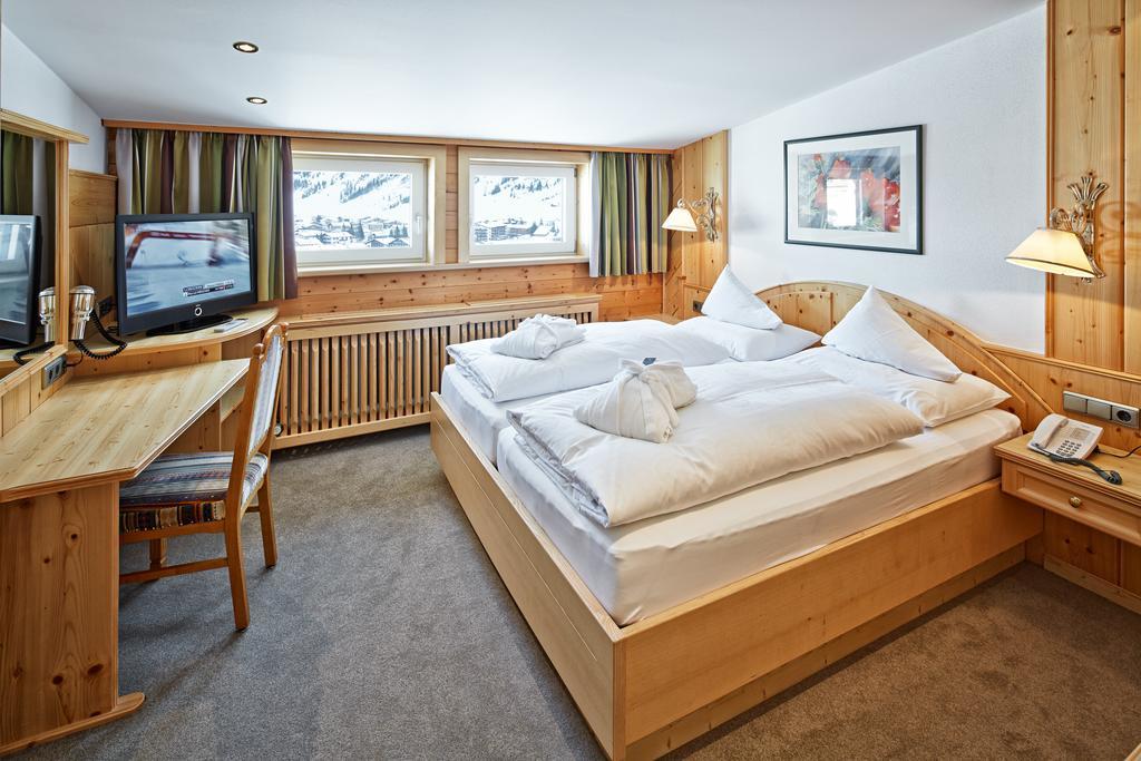 Hotel & Chalet Bellevue Lech am Arlberg Quarto foto